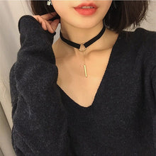 Load image into Gallery viewer, Gold Women Choker Necklaces Simple Punk Pendant Black Leather Chokers Trendy Chain Necklaces X178