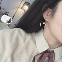 Load image into Gallery viewer, 2017 New Hollow Geometry Earrings Heart Sweet Gold Love Earrings Women Gifts Jewelry Orecchini Brincos Pendientes Oorbellen