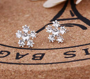 Hot Sale Cute Exquisite Simlated Pearl Crystal Stud Earring Butterfly Snowflake Star Triangle Crown Shape Earring Bijoux Brincos