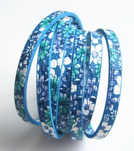 Load image into Gallery viewer, 1 Meter Chinoiserie Flat Flower PU Leather Cord For Bracelet Necklace Anklet Making Rope DIY Fashion Jewelry Findings 5*2mm