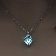 Load image into Gallery viewer, 3 Colors Heart Shape Glowing in the Dark Necklace Jewelry For Women Hollow Luminous Necklace Pendant Wholesale Christmas Gifts