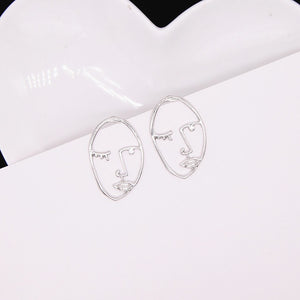 2018 New Arrival Abstract Stylish Hollow Out Face Dangle Earrings Girls Statement Drop Earrings Statement  Earrings A04